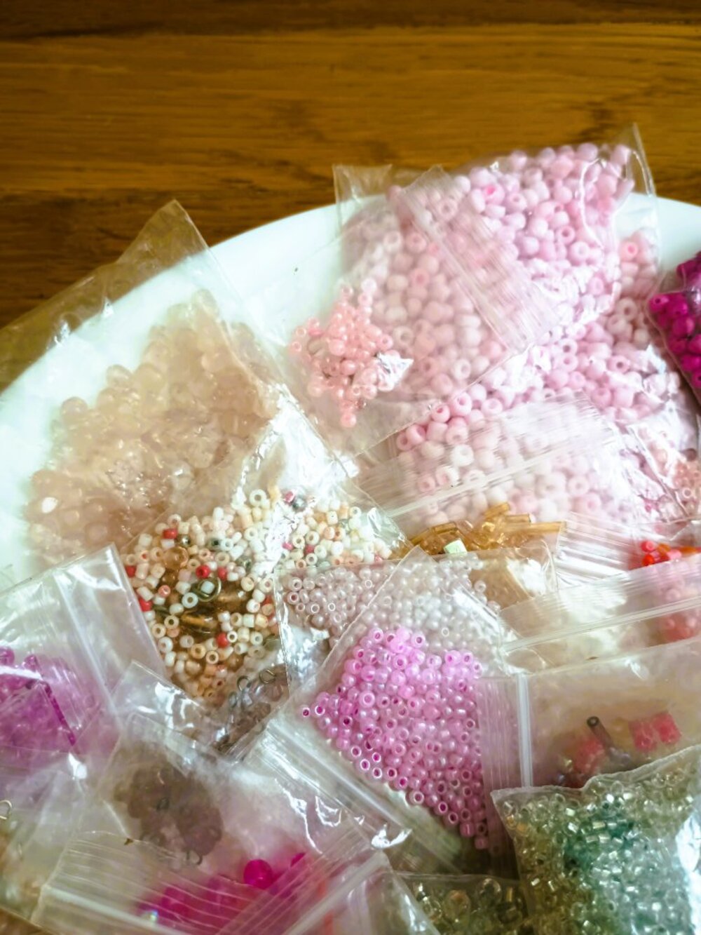 DIY Assorted Bulk Seed & Small Beads 1.9lb Pink & White Tones - Picture 6 of 9